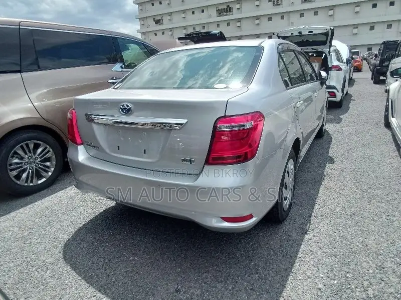 Toyota Axio 2021 Silver