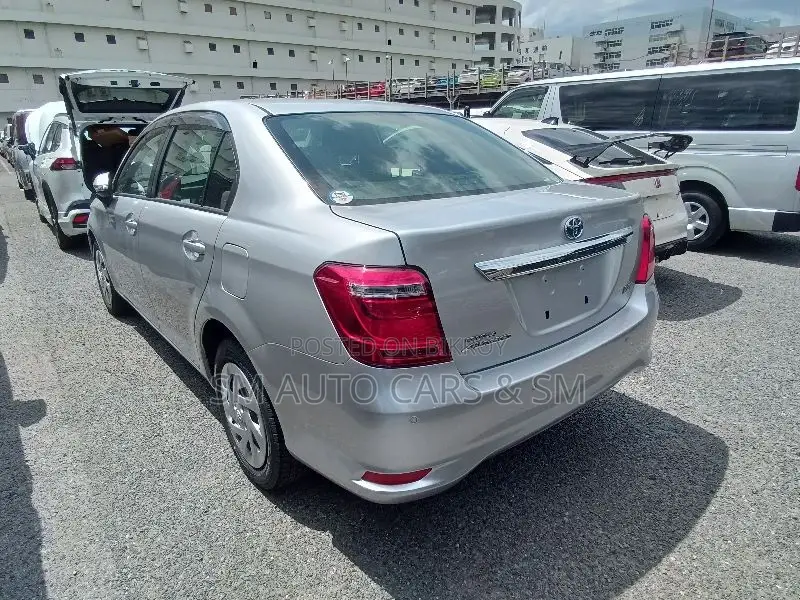 Toyota Axio 2021 Silver