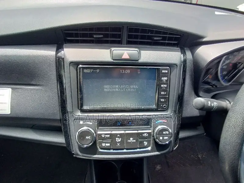 Toyota Axio 2021 Silver