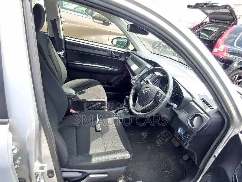 Toyota Axio 2021 Silver