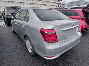 Toyota Axio 2021 Silver