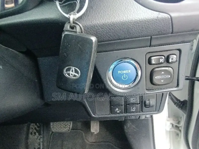 Toyota Axio 2021 White