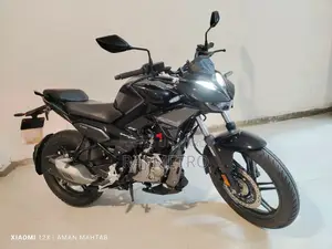 হিরো এক্সট্রিম ১২৫আর ২০২৫ কালো