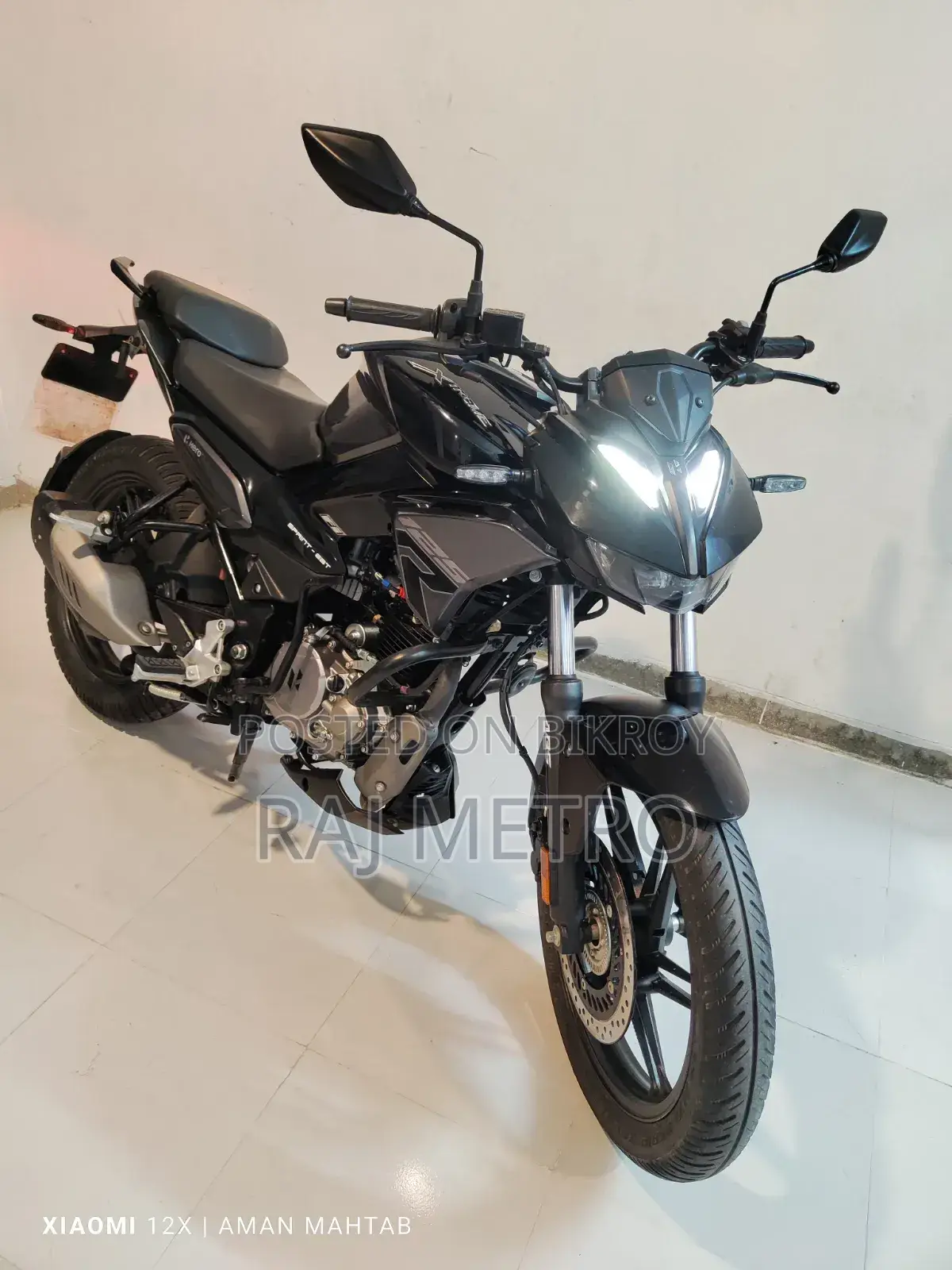 হিরো এক্সট্রিম ১২৫আর ২০২৫ কালো