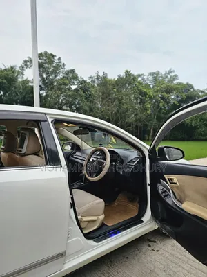 Toyota Premio 2016 Pearl