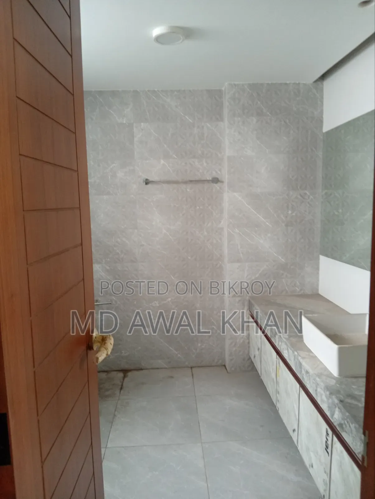 গুলশানে ভাড়ার জন্য ৪ বেডরুমের ফার্নিশড অ্যাপার্টমেন্ট