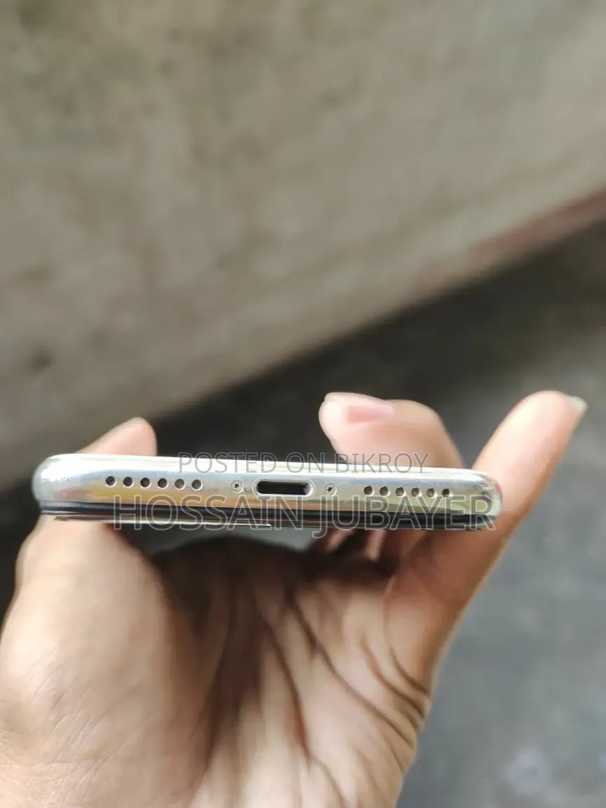 Apple iPhone X 256 GB White