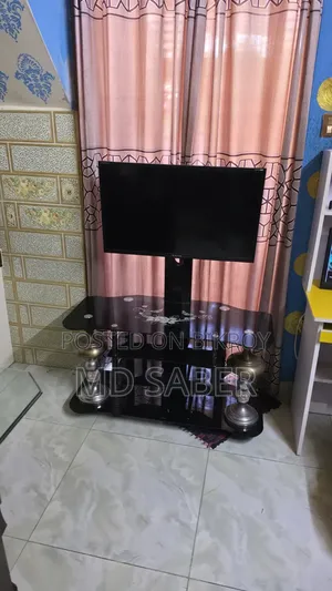 Tv Stand 90% Fresh Condition