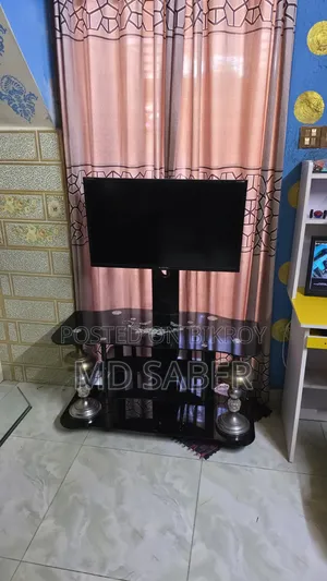 Tv Stand 90% Fresh Condition