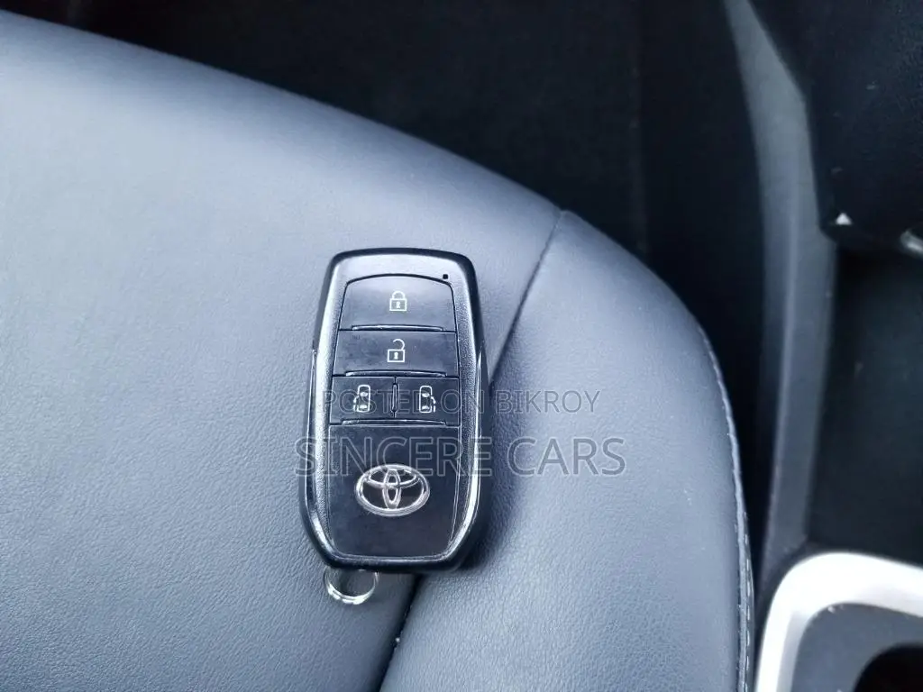 Toyota Noah 2022 Black