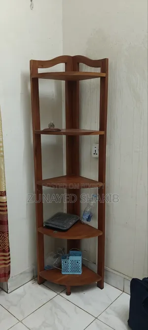 কর্নার কাঠের কর্নার