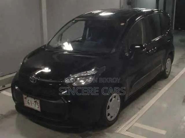 Toyota Sienta 2023 Black