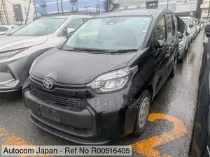Toyota Sienta 2023 Black