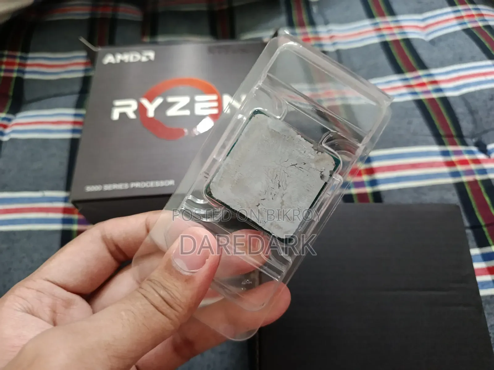 Amd Ryzen 5 5600 প্রসেসর সাথে ইনট্যাক্ট কুলিং ফ্যান।