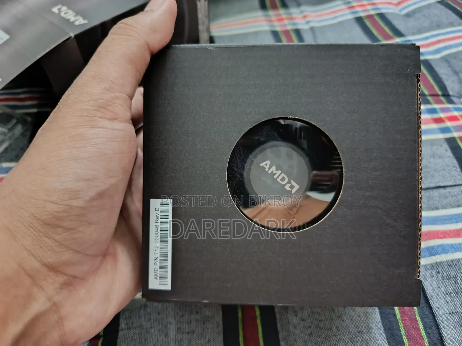Amd Ryzen 5 5600 প্রসেসর সাথে ইনট্যাক্ট কুলিং ফ্যান।