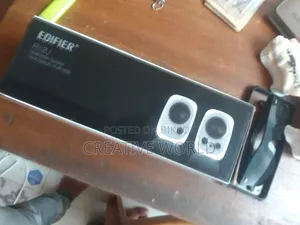 Edifier R12u