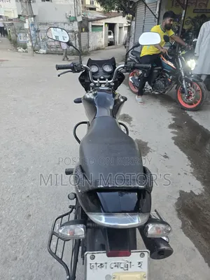 বাজাজ ডিসকভার ১০০ ২০১৮ নীল