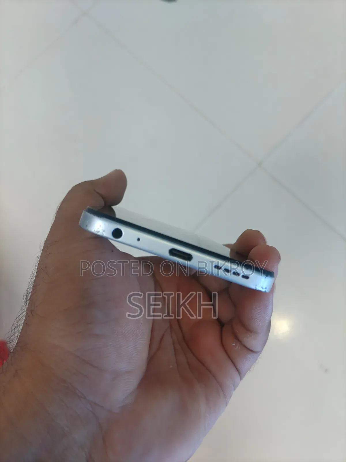 Infinix Hot 60i 128 GB White