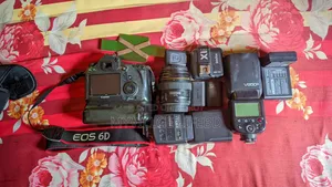 ক্যানন ৬ডি ৮৫মিমি ক্যানন লেন্স
