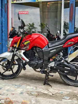 Yamaha FZ 2015 Red