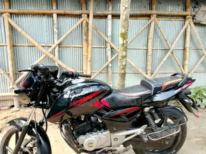 বাজাজ পালসার ১৫০ ২০১৬ কালো