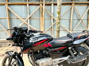 বাজাজ পালসার ১৫০ ২০১৬ কালো