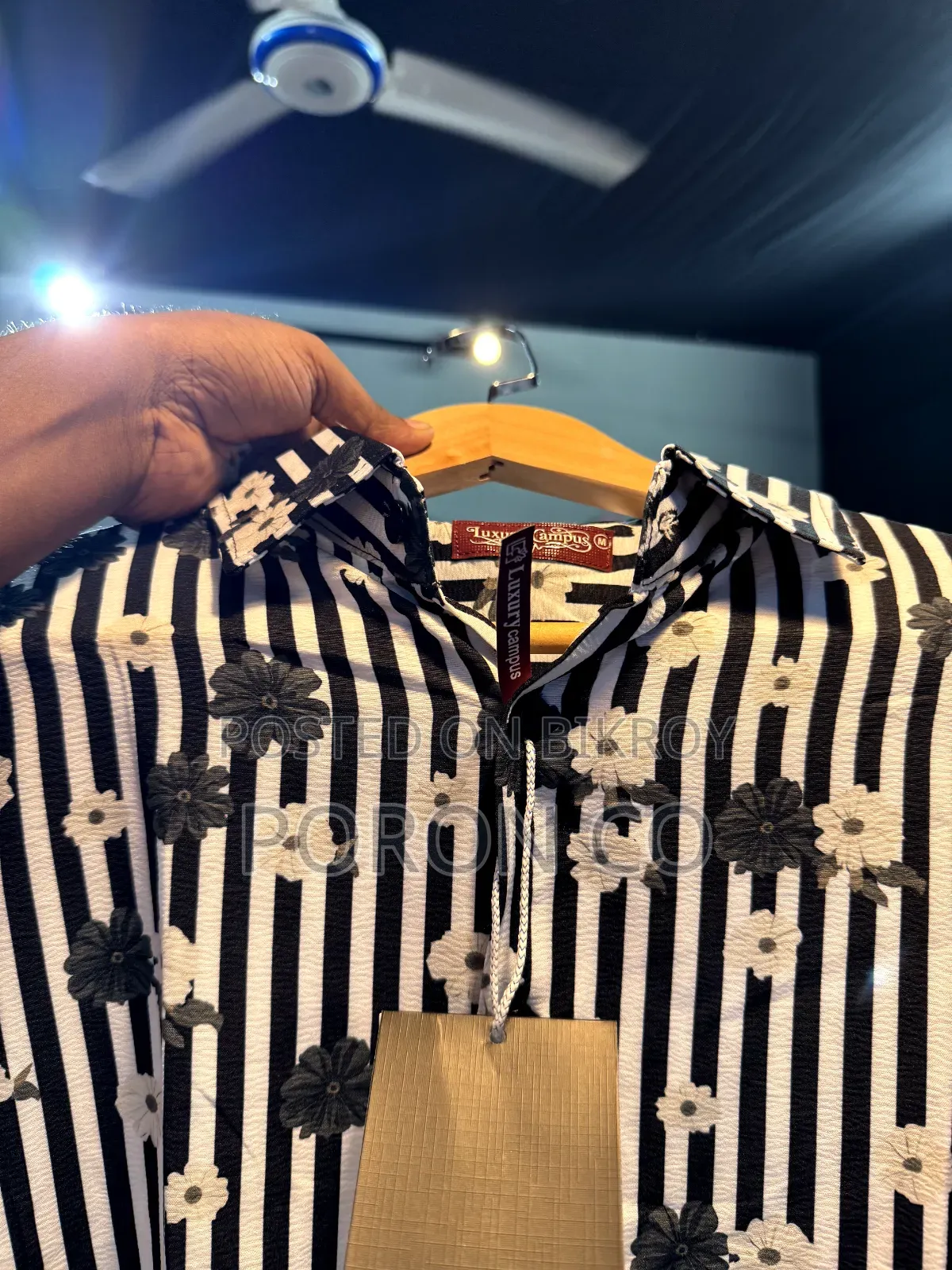 ভালো শার্ট খুঁজছেন? তাহলে খোঁজা এখানেই শেষ।