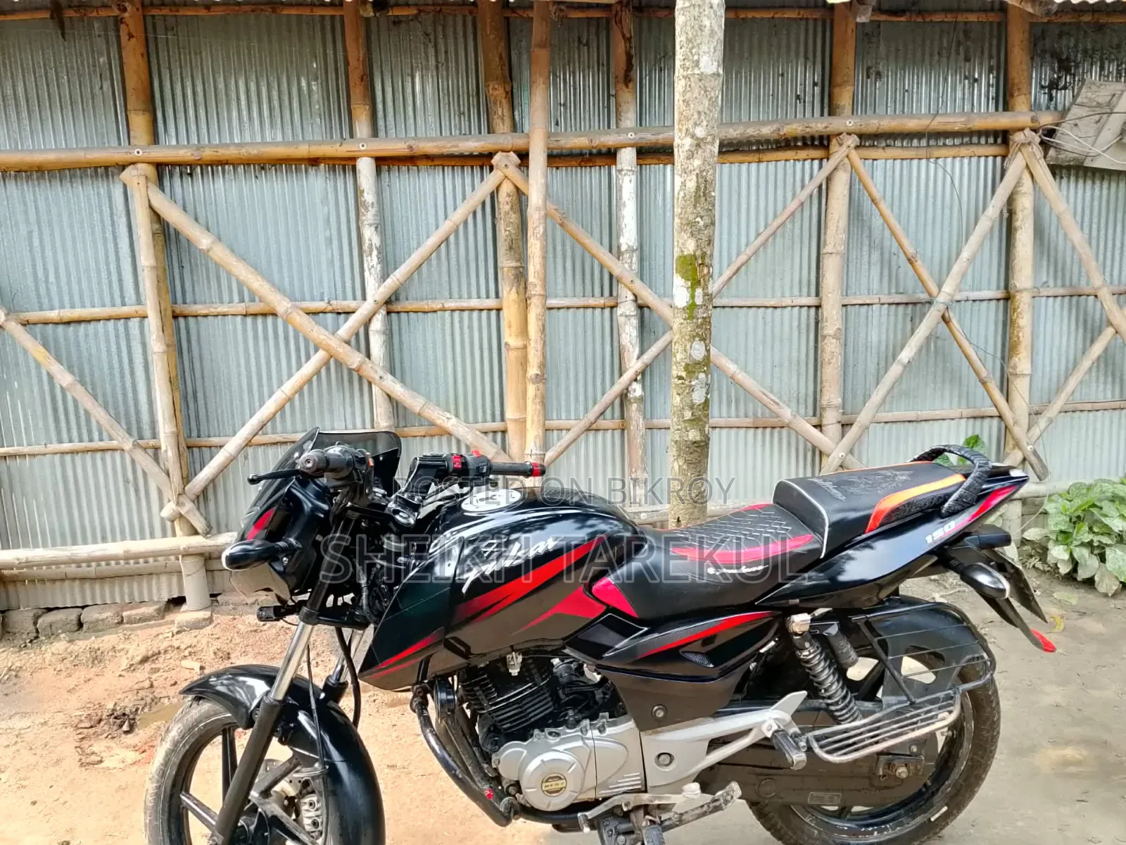 বাজাজ পালসার ১৫০ ২০১৬ কালো