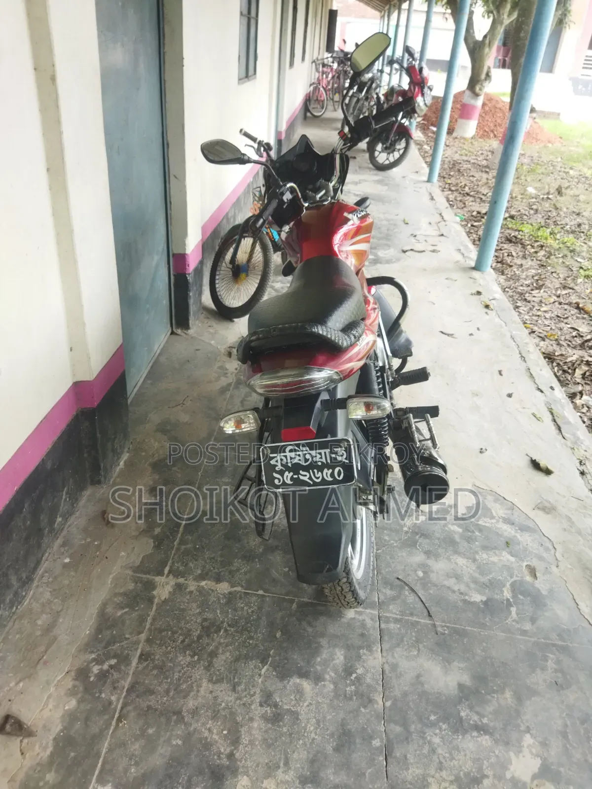 বাজাজ ডিসকভার ১২৫ ২০১৮ রেড