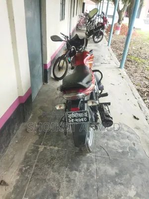 বাজাজ ডিসকভার ১২৫ ২০১৮ রেড