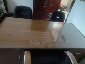 ৩ টা চেয়ার ১টা টেবিল