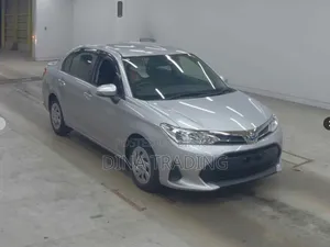 টয়োটা এক্সিও ২০২১ সিলভার