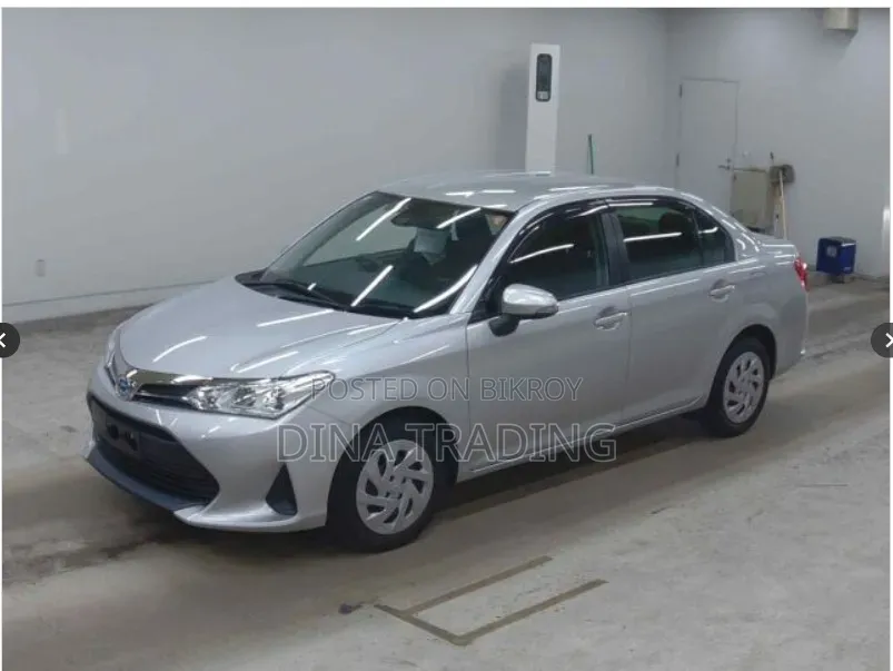 টয়োটা এক্সিও ২০২১ সিলভার