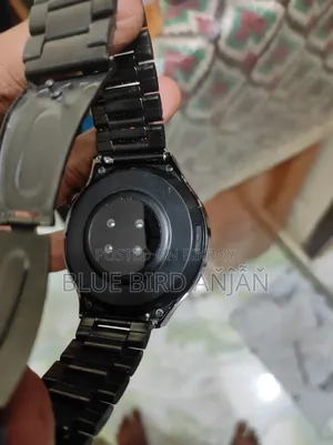 Watch 4 Pro