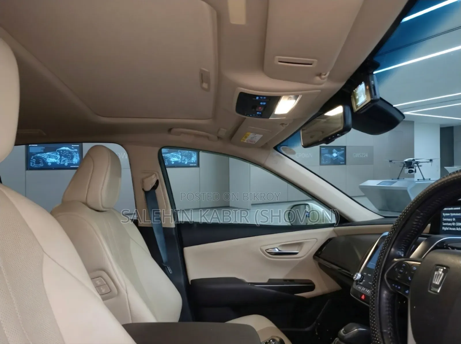 Toyota Crown 2018 White