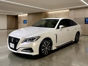 Toyota Crown 2018 White