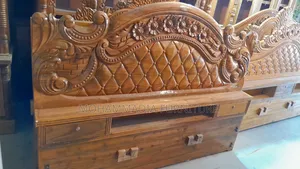 আকাশি কাঠের ফুল বক্স খাট