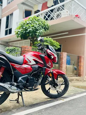 হোন্ডা ২০২৪ লাল