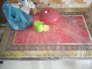 ডাইনিং টেবিল এবং চেয়ার