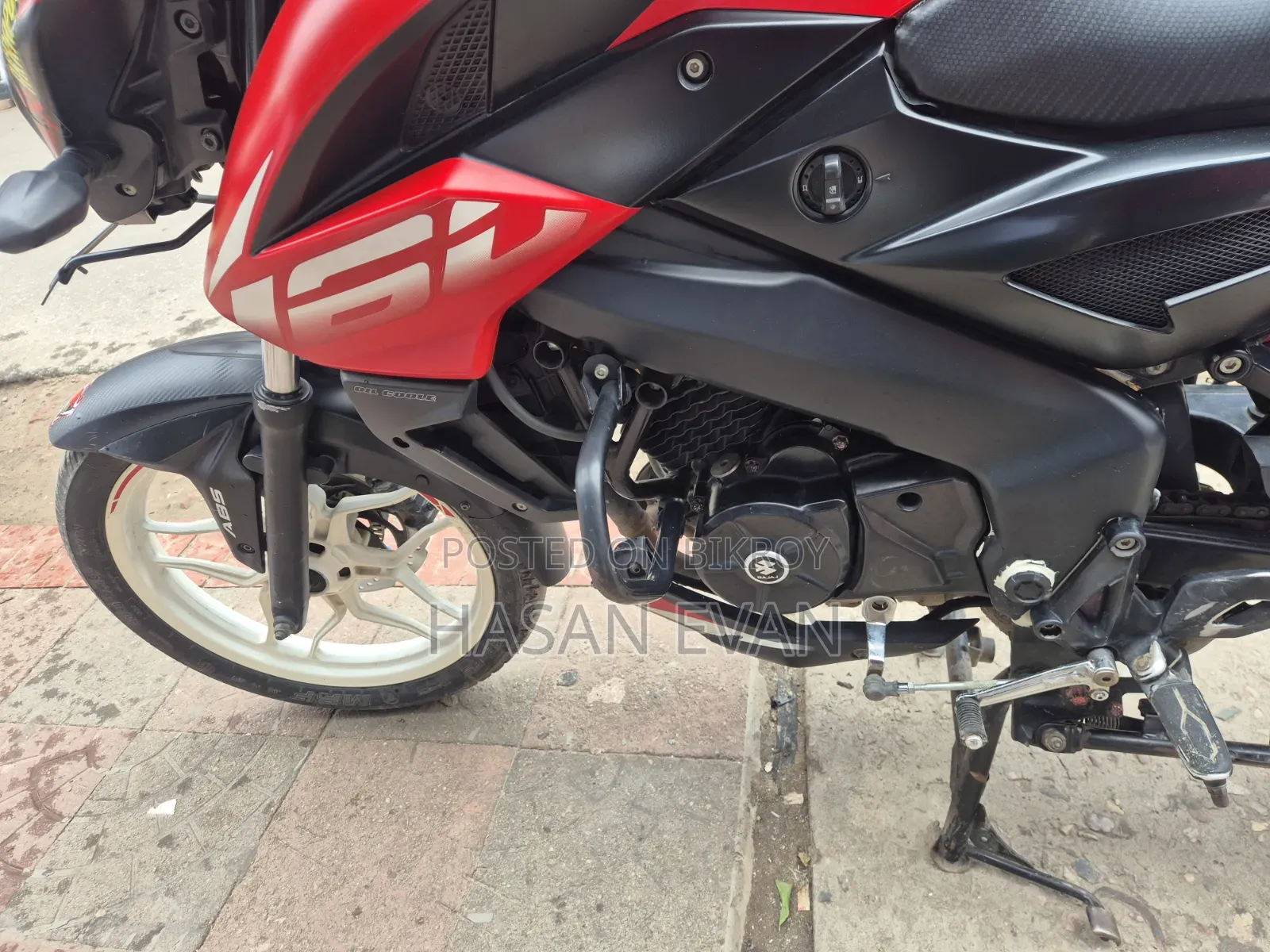 Bajaj Pulsar NS 160 2021 Red