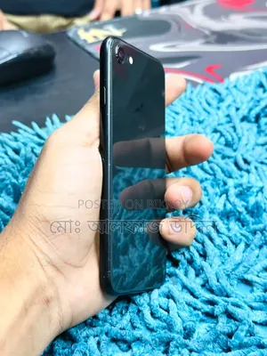 অ্যাপল আইফোন এসই (২০২০) ১২৮ জিবি কালো