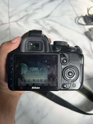 Nikon D 3100