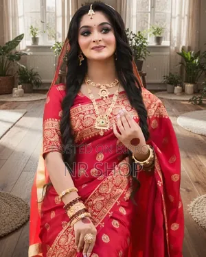 ✨ এক্সক্লুসিভ জাপানি সিল্ক স্কিন প্রিন্ট শাড়ি (ম্যাচিং ব্লাউজ পিসসহ)
