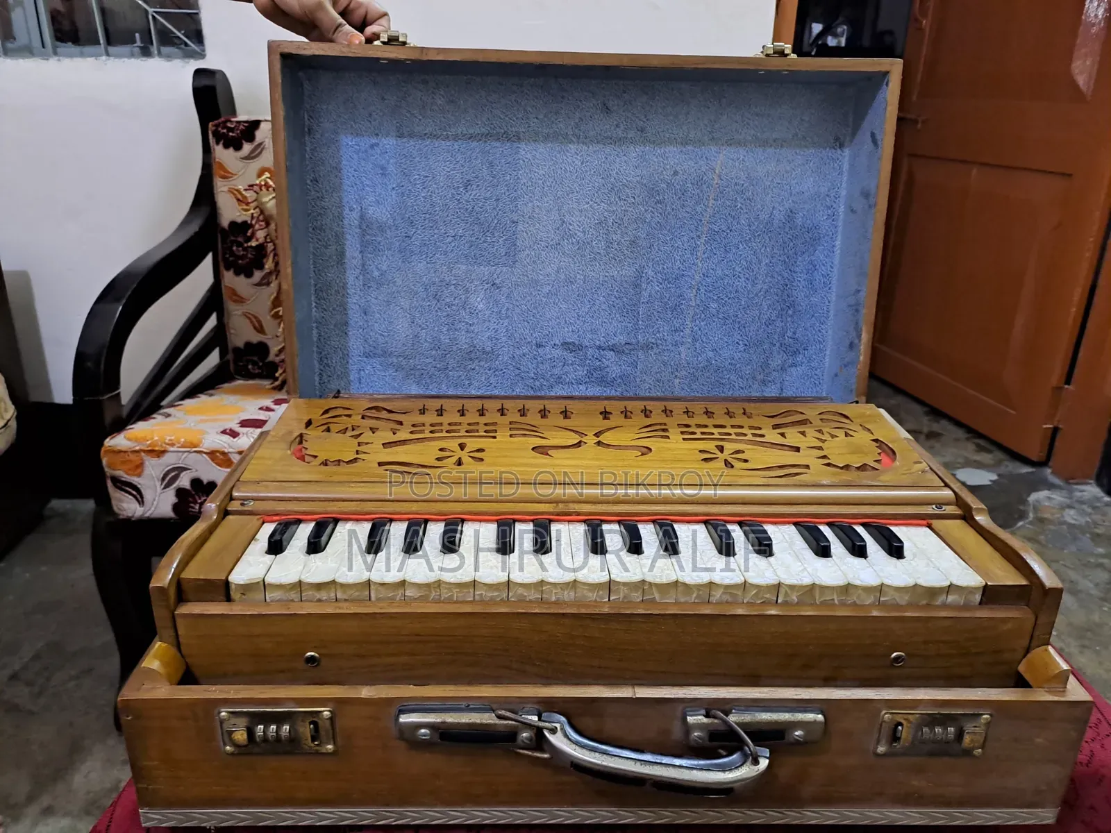 Box Harmonium