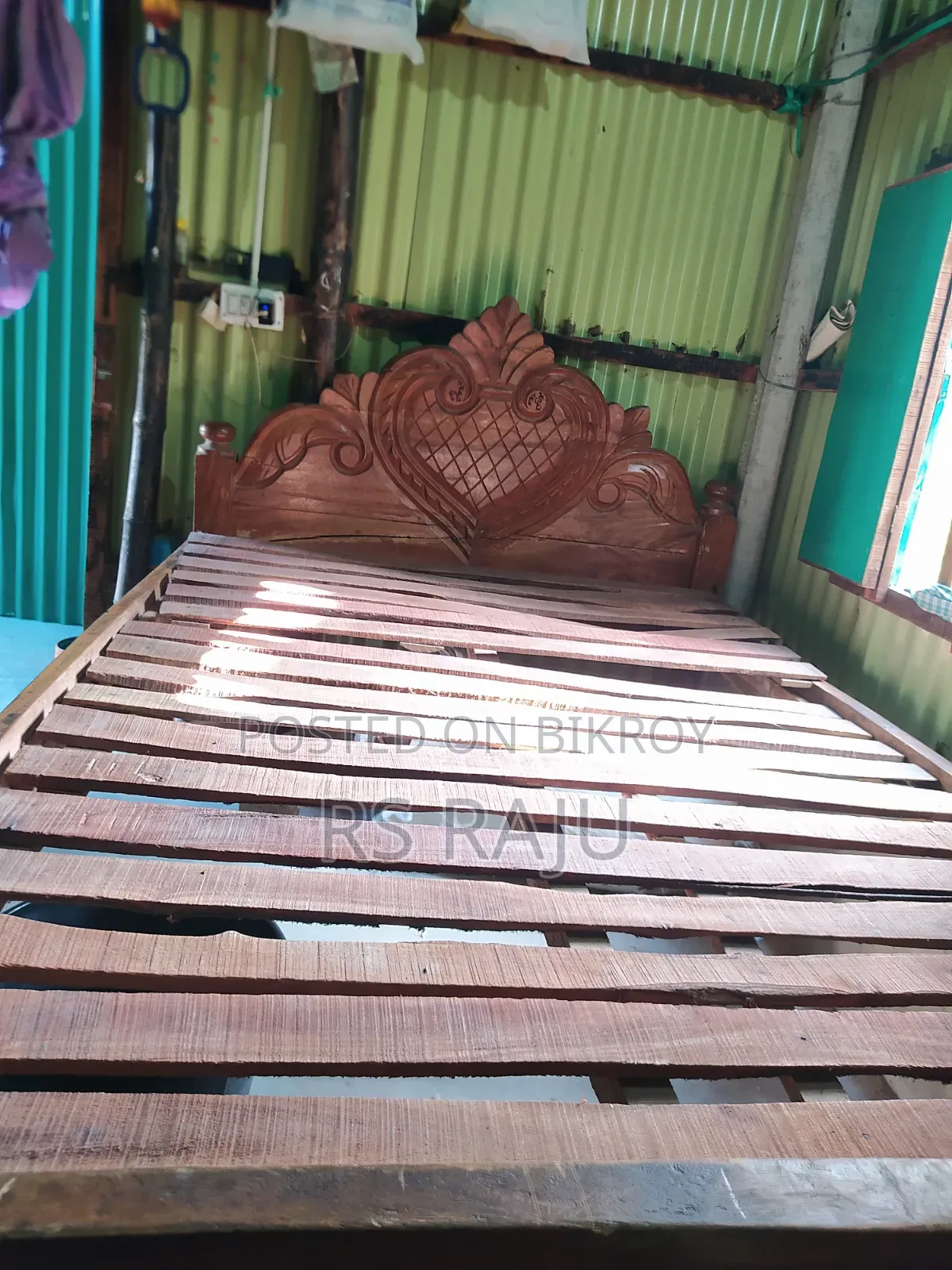 এই খাট টা বিক্রি করা হবে দুইজনের খাট লোকেশন গাজীপুর বোর্ড বাজার