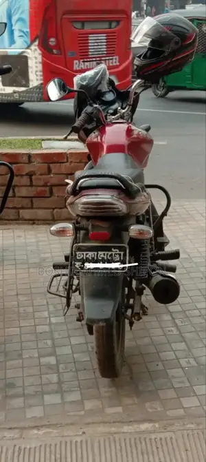 মোটরসাইকেল ২০১১ লাল