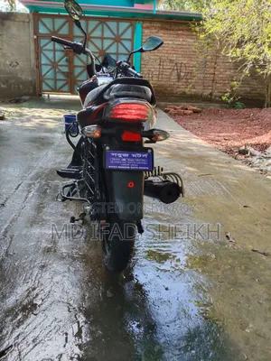 নতুন বাজাজ ডিসকভার ১২৫ ২০২৬ কালো