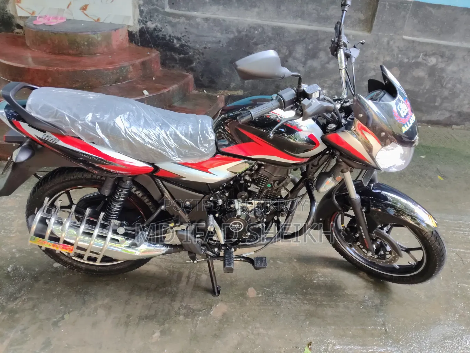 নতুন বাজাজ ডিসকভার ১২৫ ২০২৬ কালো