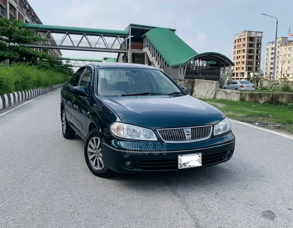 Nissan Sunny 2004 Green
