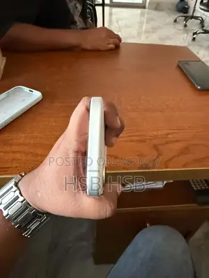 New Apple iPhone 17 256 GB White